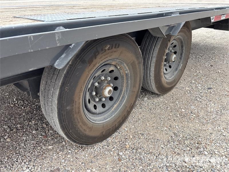 Metalium 24 ft T/A Equipment Trailer Auto pārvadāšanas treileri