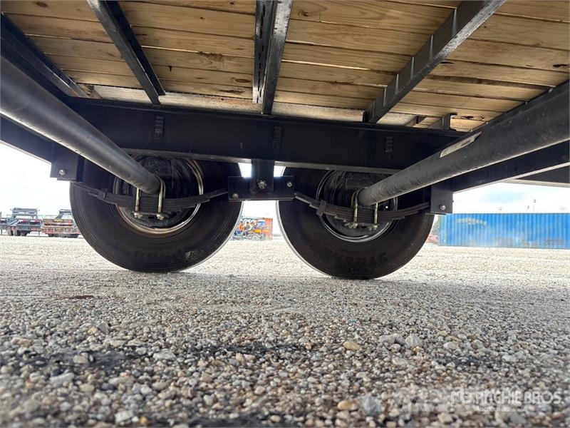 Metalium 24 ft T/A Equipment Trailer Auto pārvadāšanas treileri
