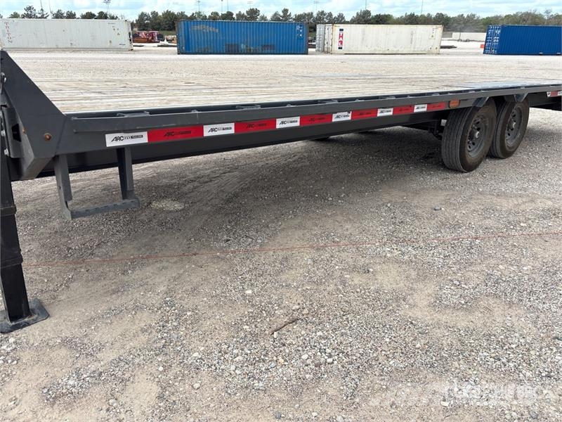 Metalium 24 ft T/A Equipment Trailer Auto pārvadāšanas treileri