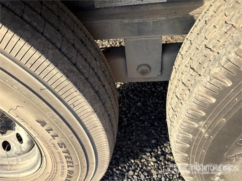  Metalium 40 ft T/A Flatbed Trailer Planhengere