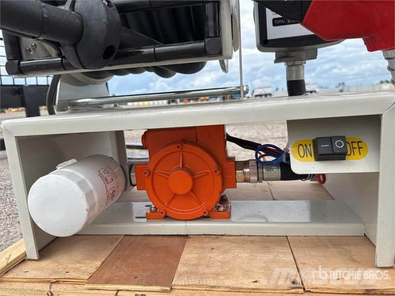 Metered 50 ft Diesel Fuel Reel w/ HD 12v Pump (Unu Gradbeništvo - drugo