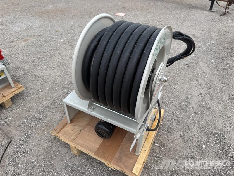 Metered 50 ft Diesel Fuel Reel with HD 12v Pump (U Gradbeništvo - drugo
