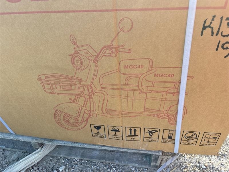 MGC40-RED 3 TT E-Trike Mini Scooter (Unused) ATV/Quad