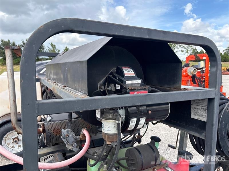 MI-T-M 200 gal S/A Water Tank Trailer Muut kuorma-autot