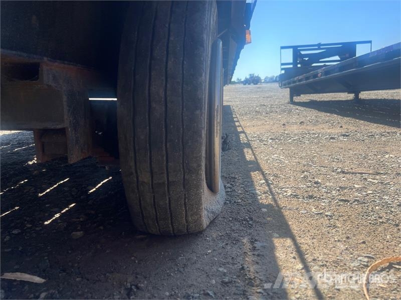  Mid-State 40 ft T/A Gooseneck Equipment Trailer Remolques para transporte de vehículos