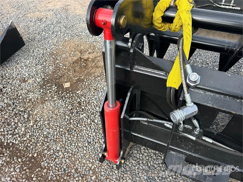  Mid-State 68 in Heavy Duty Skid Steer Root Rake (U 耙與翻草機