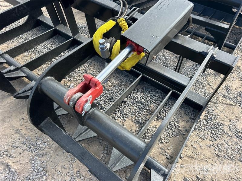 Mid-State 68 in Skid Steer Grapple (Unused) Grabeži