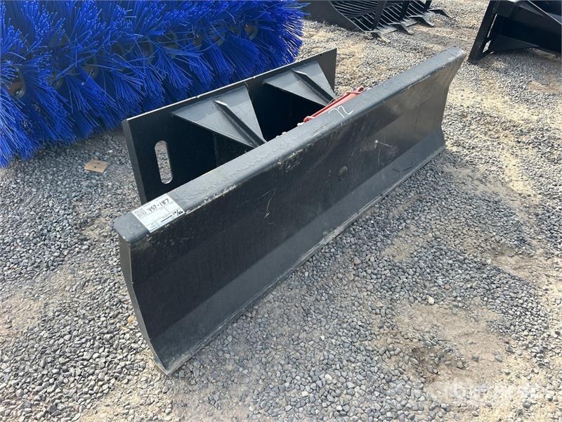 Mid-State 72 in Tilting Skid Steer Dozer (Unused) Бульдозерные отвалы