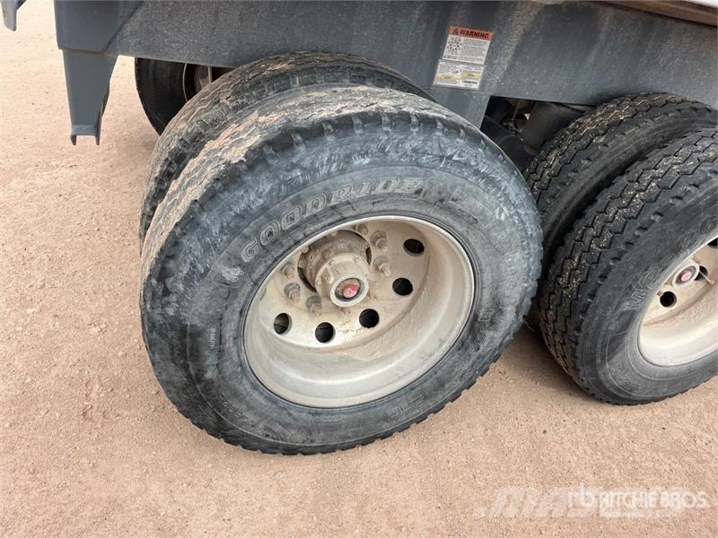 Midland SR2000 39 ft T/A Belly Dump Trailer Pašizgāzējs