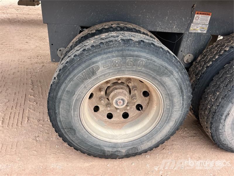 Midland SR2000 39 ft T/A Belly Dump Trailer Pašizgāzējs