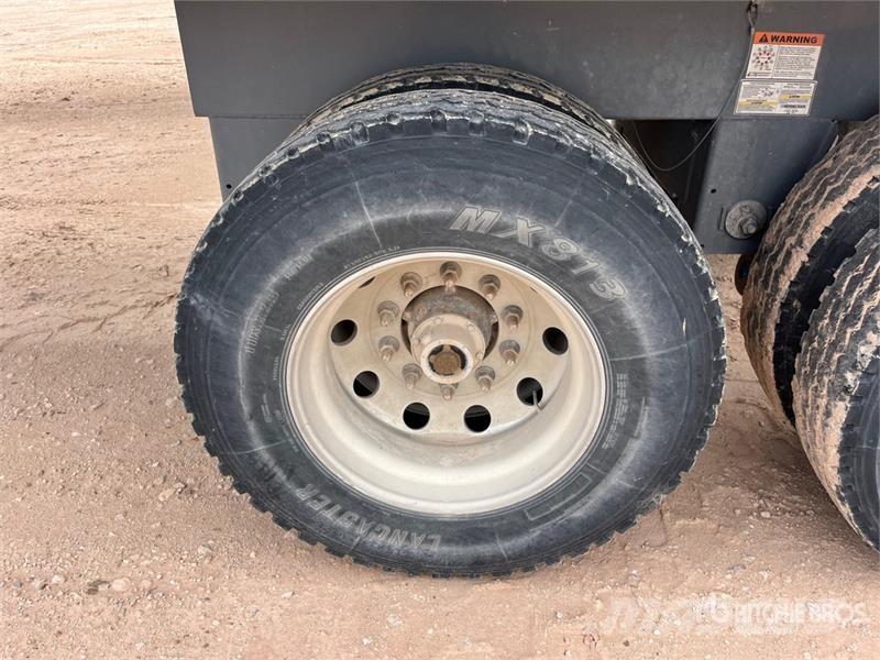 Midland SR2000 39 ft T/A Belly Dump Trailer Pašizgāzējs