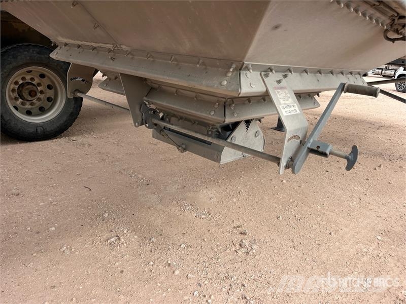 Midland SR2000 39 ft T/A Belly Dump Trailer Pašizgāzējs