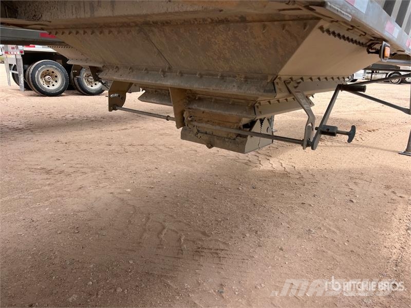 Midland SR2000 39 ft T/A Belly Dump Trailer Pašizgāzējs