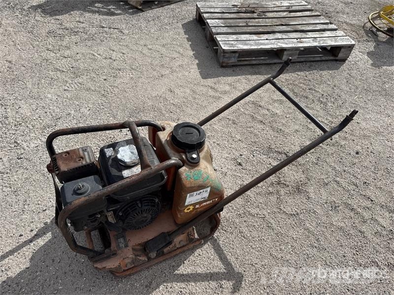 Mikasa Vibratory Plate Compactor 진동롤러
