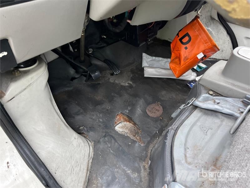 Mile Electric Cargo Van (Inoperable) Lieferwagen
