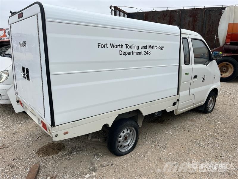 Mile Electric Cargo Van (Inoperable) Lieferwagen