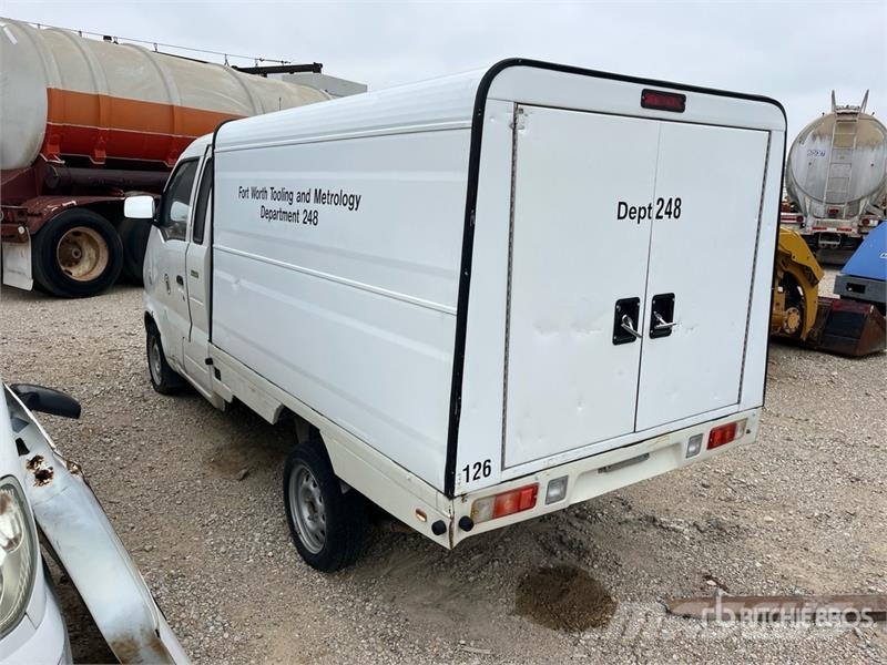 Mile Electric Cargo Van (Inoperable) Lieferwagen