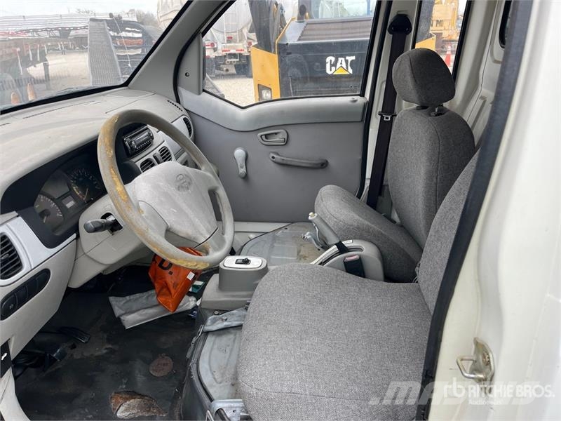 Mile Electric Cargo Van (Inoperable) Lieferwagen