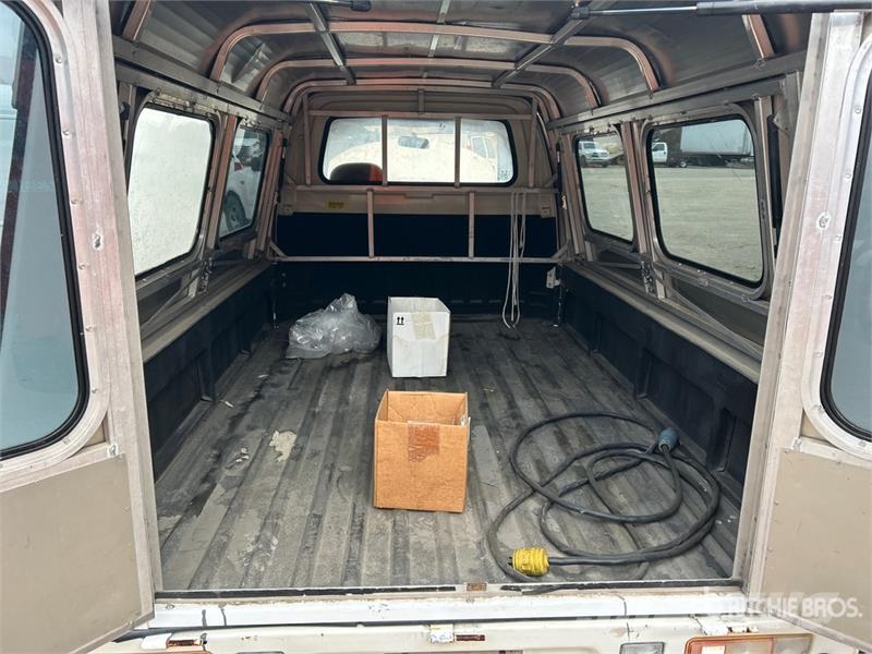  Miles 4x2 Electric Pickup (Inoperable) Прочие фургоны