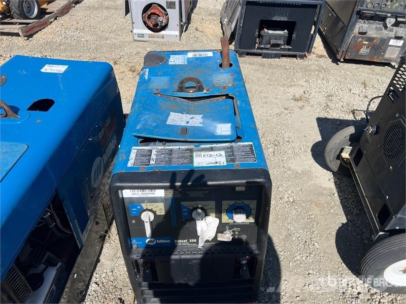 Miller 225 A Multi-Process Engine Driven Welder Зварювальні апарати