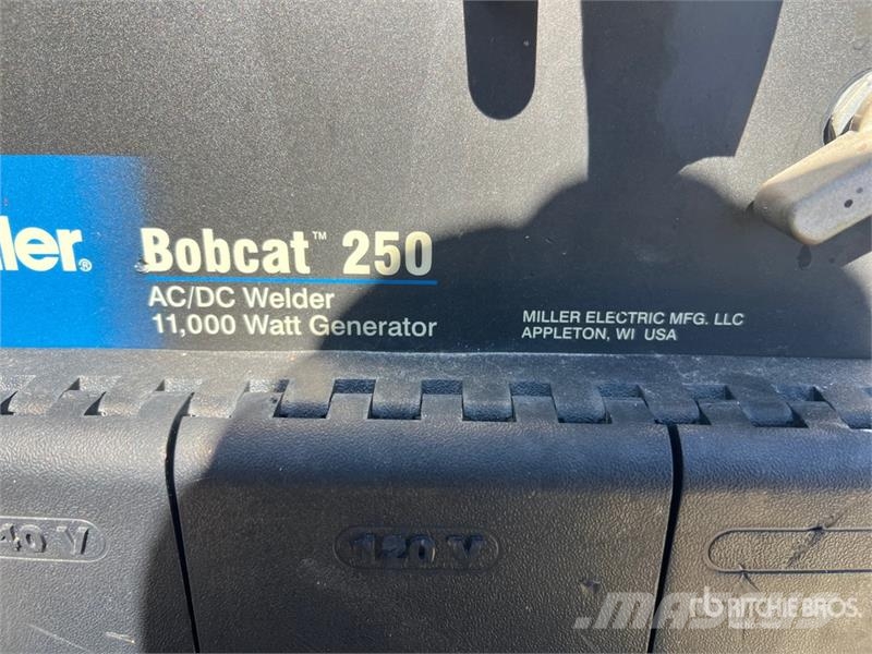 Miller 225 A Multi-Process Engine Driven Welder Зварювальні апарати