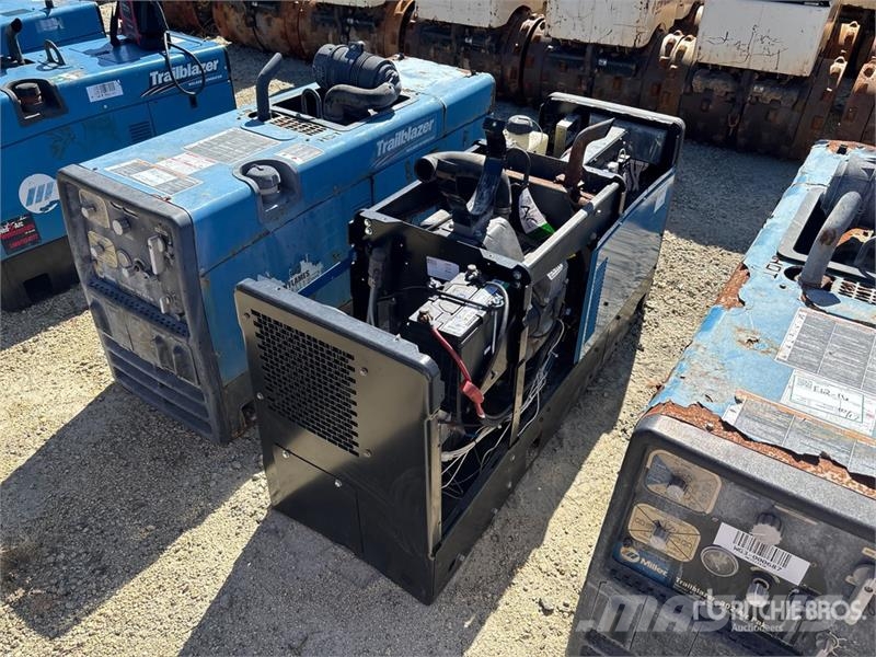 Miller 300 A Skid-Mounted Multi-Process 3-in-1 Engine Dri Keevitusagregaadid
