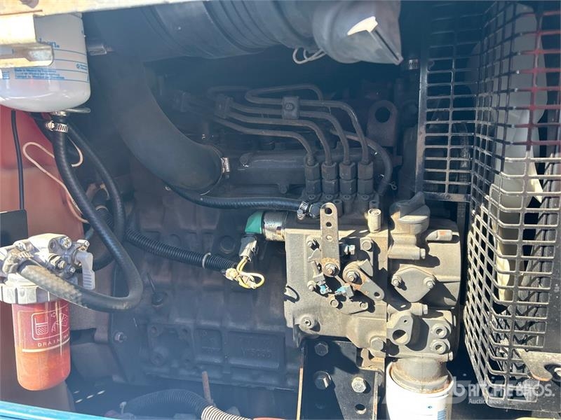 Miller Big Blue 300 Pro Mobile Multi-Process Engine Drive Soldadoras