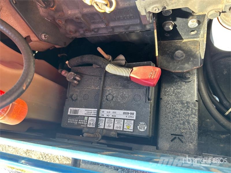 Miller Big Blue 300 Pro Mobile Multi-Process Engine Drive Soldadoras