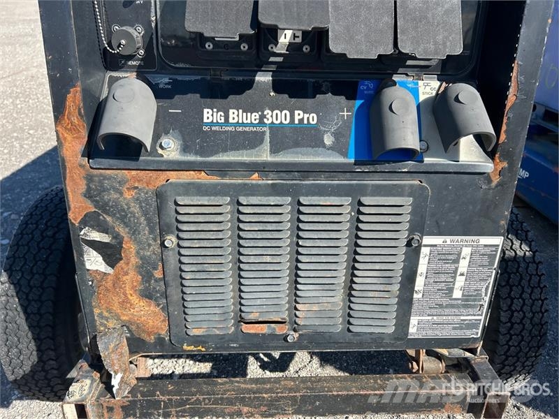 Miller Big Blue 300 Pro Mobile Multi-Process Engine Drive Soldadoras