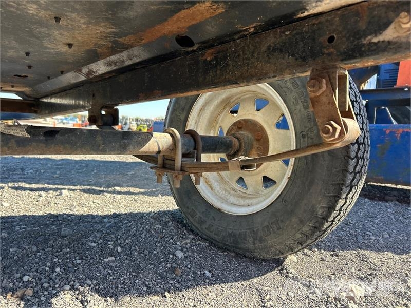 Miller Big Blue 300 Pro Mobile Multi-Process Engine Drive Soldadoras