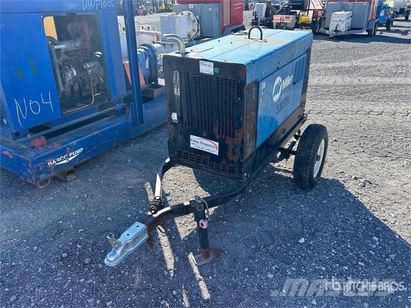 Miller Big Blue 300 Pro Mobile Multi-Process Engine Drive Soldadoras