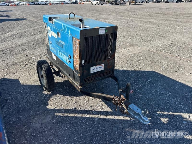 Miller Big Blue 300 Pro Mobile Multi-Process Engine Drive Soldadoras