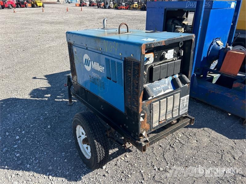 Miller Big Blue 300 Pro Mobile Multi-Process Engine Drive Soldadoras