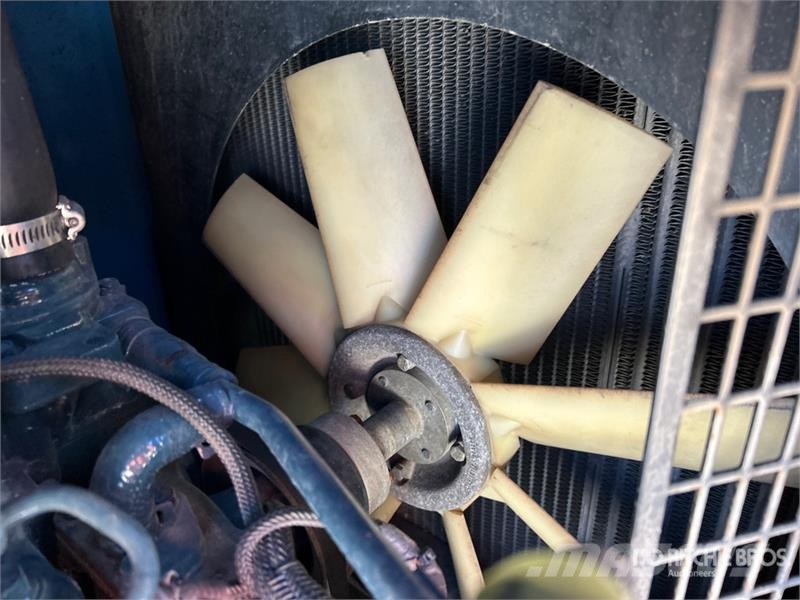 Miller Big Blue 500 Pro 500 A Mobile Multi-Process Engine Svetsmaskiner