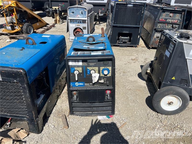 Miller Bobcat 250 225 A Multi-Process Engine Driven Welde Welding Equipment