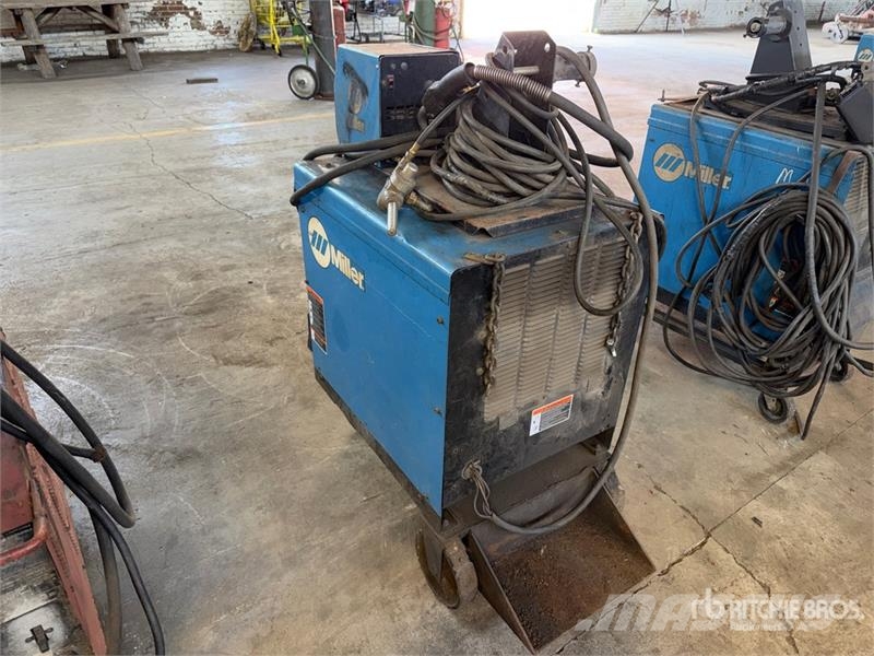 Miller CP-302 400A Mobile Multi-Process Electric Welder Schweissgeräte