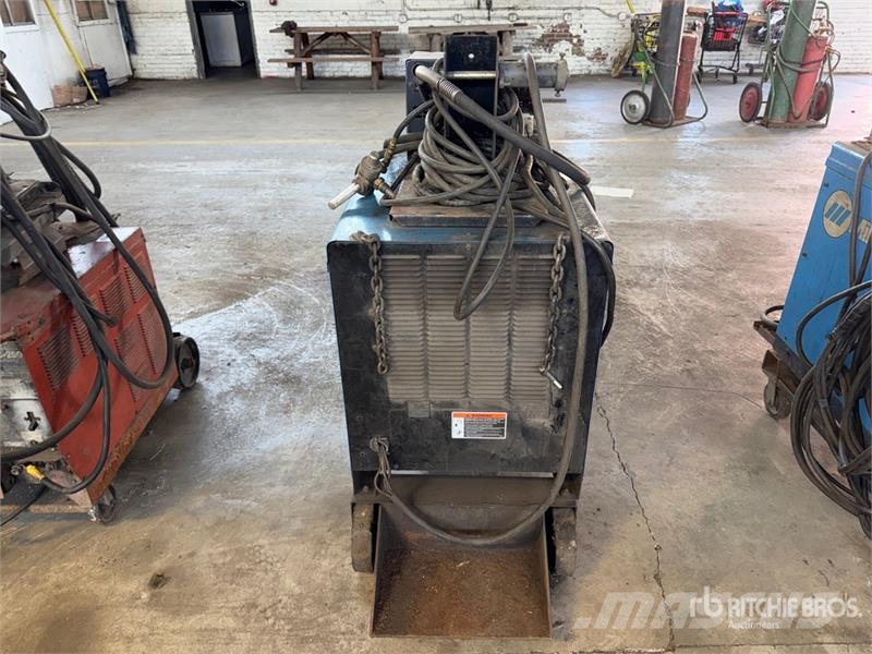 Miller CP-302 400A Mobile Multi-Process Electric Welder Schweissgeräte