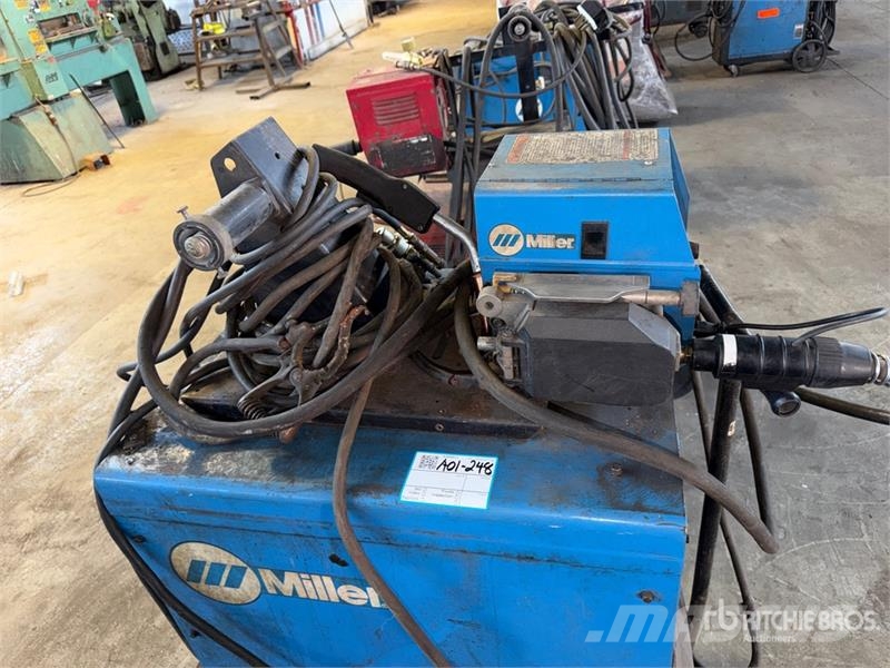 Miller CP-302 400A Mobile Multi-Process Electric Welder Schweissgeräte