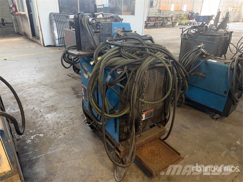 Miller CP-302 400A Mobile Multi-Process Electric Welder Schweissgeräte