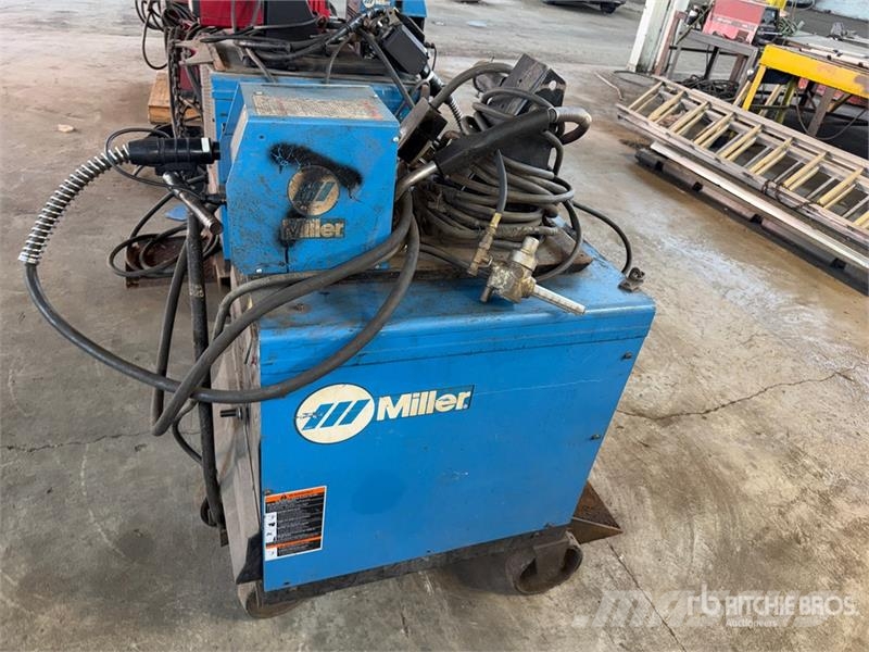 Miller CP-302 400A Mobile Multi-Process Electric Welder Schweissgeräte