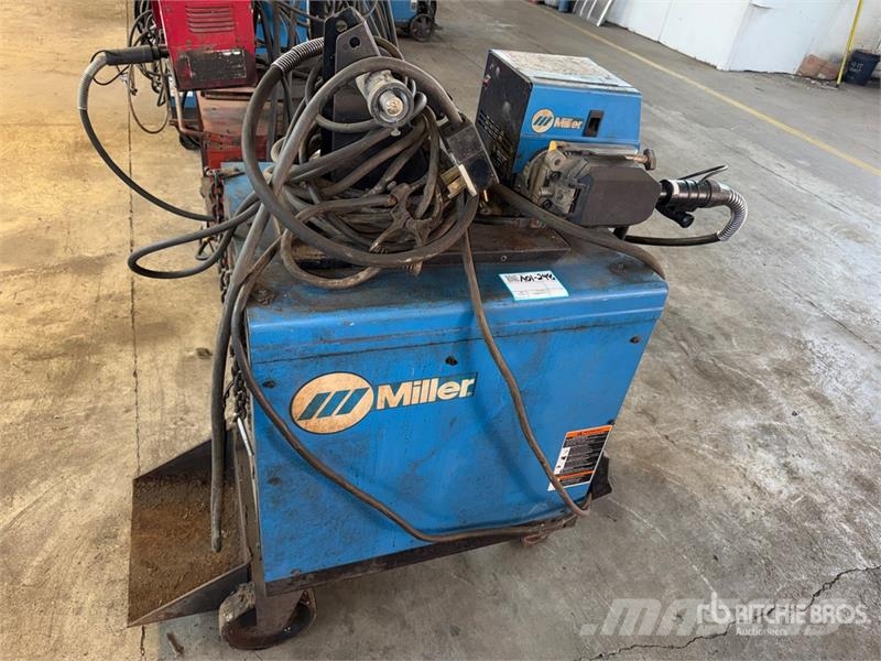 Miller CP-302 400A Mobile Multi-Process Electric Welder Schweissgeräte