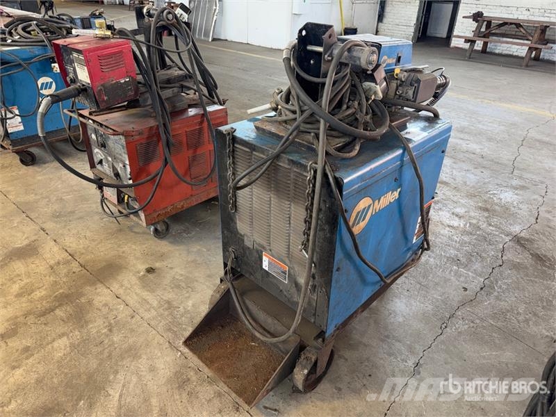 Miller CP-302 400A Mobile Multi-Process Electric Welder Schweissgeräte