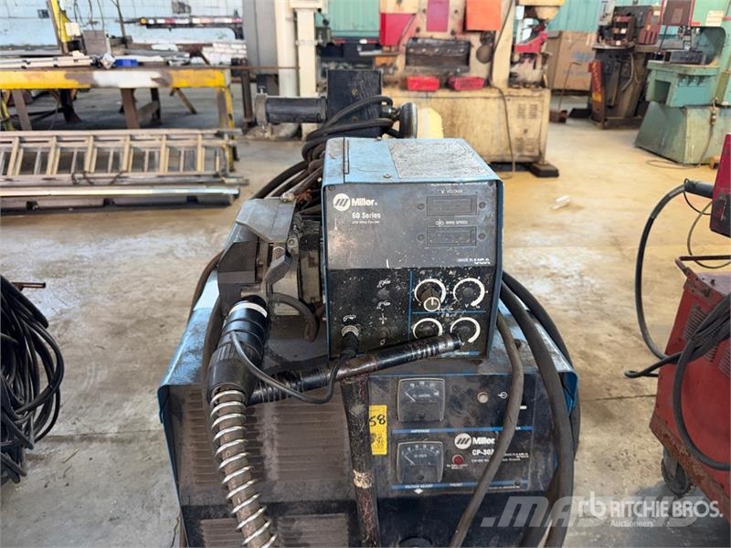 Miller CP-302 400A Mobile Multi-Process Electric Welder Schweissgeräte
