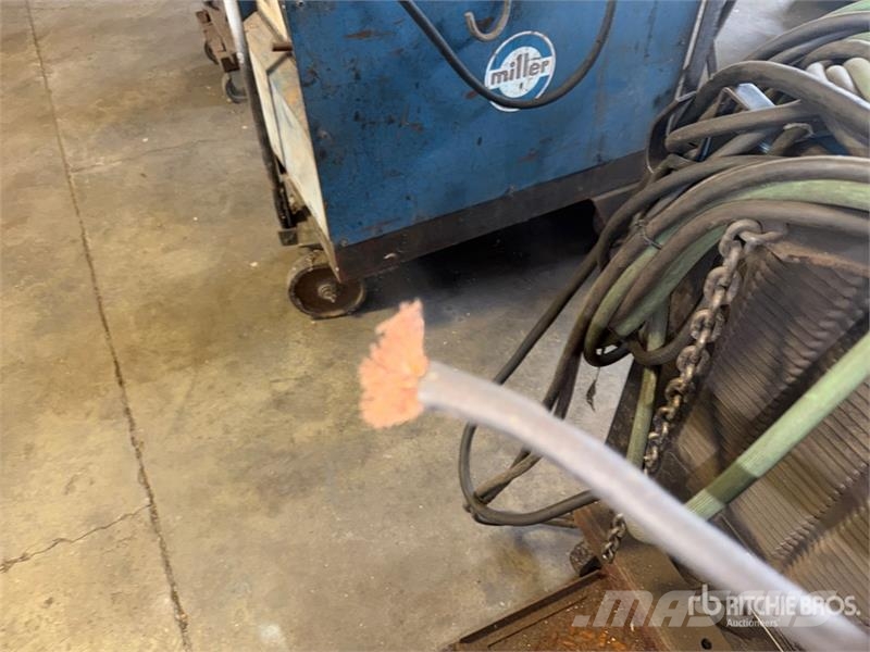 Miller CP-302 400A Mobile Multi-Process Electric Welder Schweissgeräte