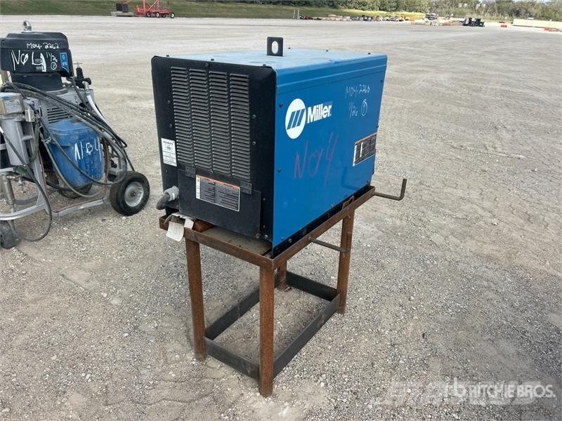 Miller Dimension 452 Welding machines