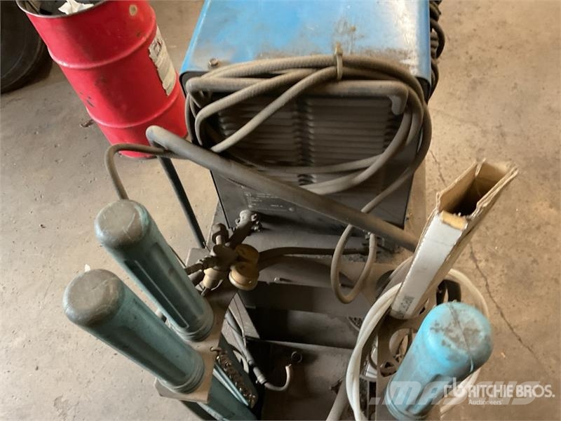 Miller Econotig w/Torch Cart Electric Welder Metināšanas iekārtas