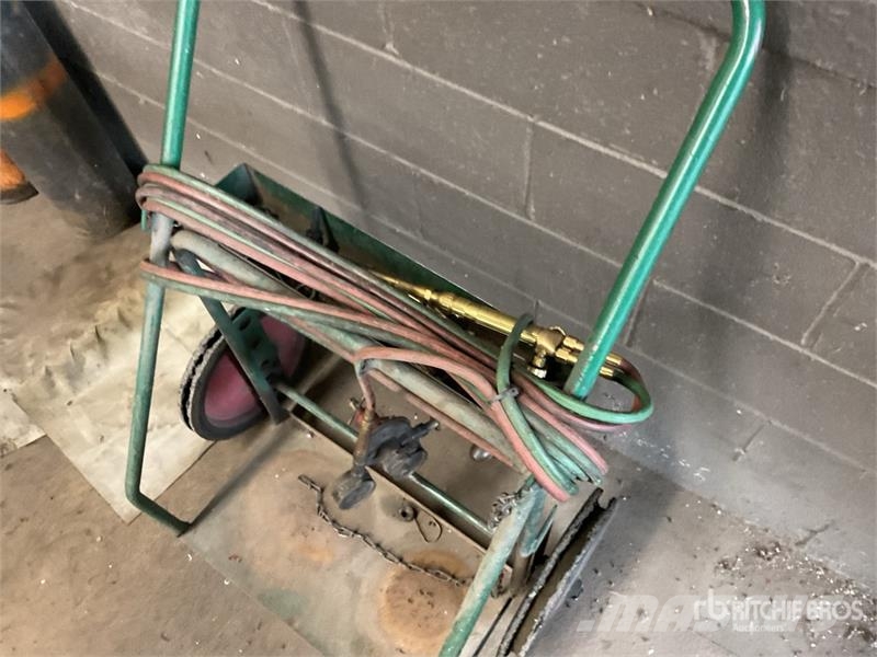 Miller Econotig w/Torch Cart Electric Welder Metināšanas iekārtas