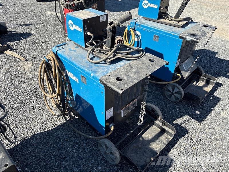 Miller Electric 300 A MIG Electric Welder Welding Equipment
