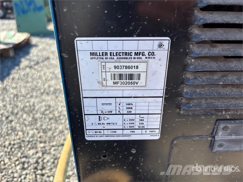 Miller Electric 300 A MIG Electric Welder Poste à souder