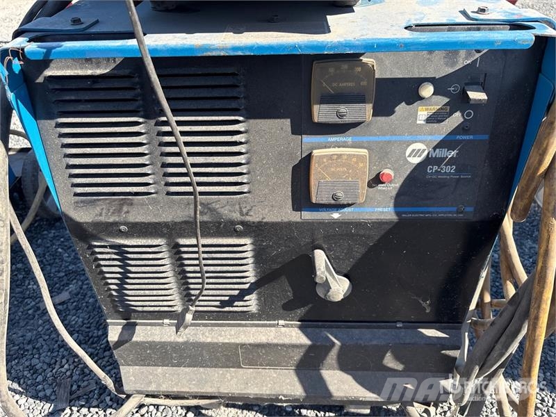 Miller Electric 300 A MIG Electric Welder Welding Equipment